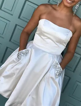 A-Line Homecoming Dresses Little White Dresses Dress Holiday Graduation Short / Mini Sleeveless Strapless Pocket Satin with Rhinestone