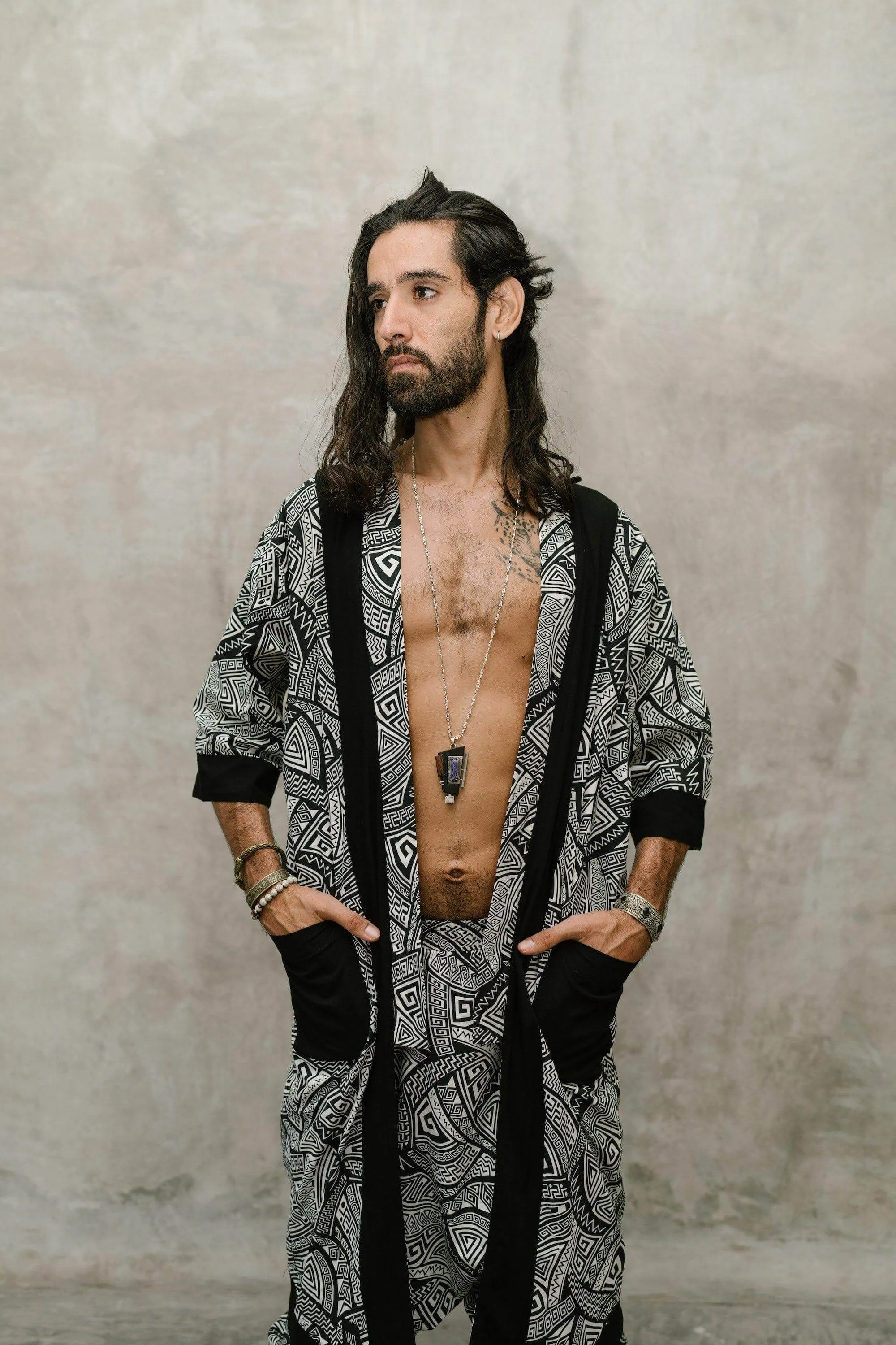 VALO SPIRIT KIMONO Black & White Tribal - Elegant & Unique Cotton Kimono