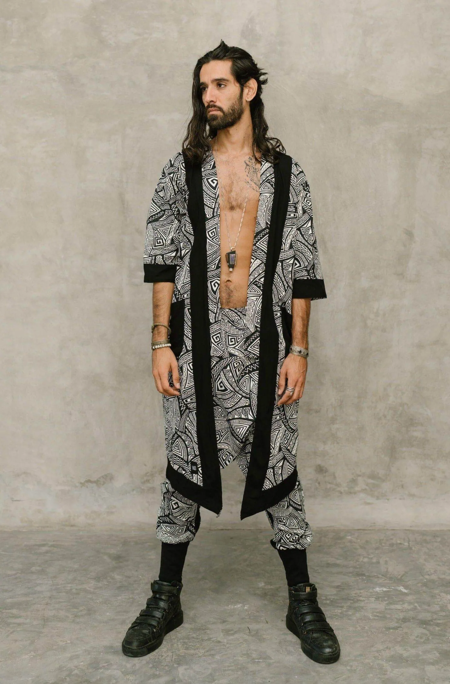 VALO SPIRIT KIMONO Black & White Tribal - Elegant & Unique Cotton Kimono